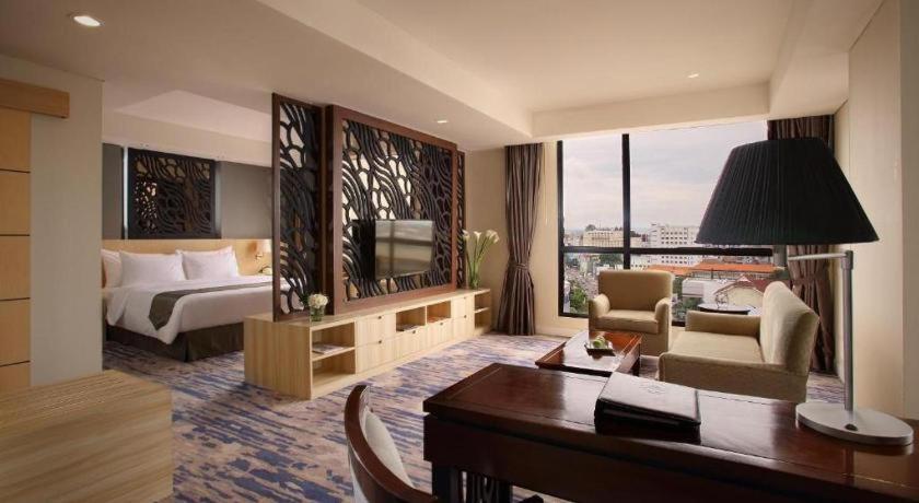 Hotel Grandhika Pemuda Semarang Extérieur photo